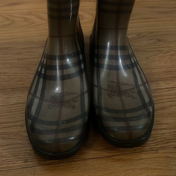 Authentic Burberry rain boots size 40 - Picture 3 of 4